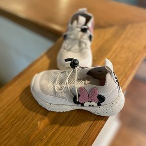 Zara x Minnie Mouse size 22